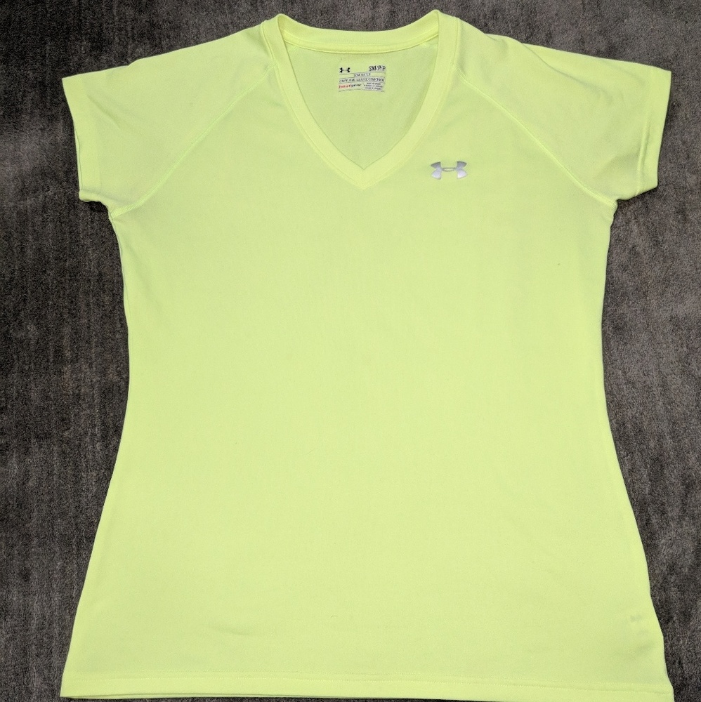 ✨ Under Armour✨ Yellow DriFit T-shirt